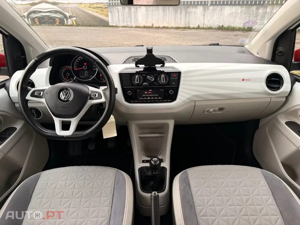 Volkswagen Up! 1.0 Move Up! beats