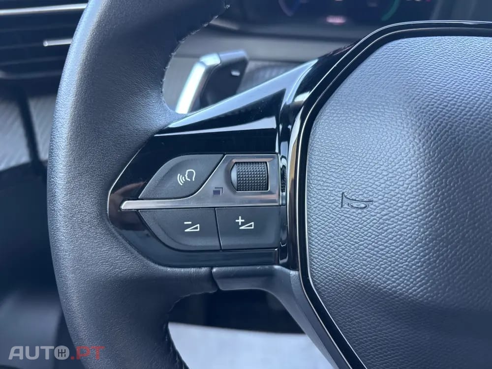 Peugeot 2008 Hybrid 145 e-DSC Allure