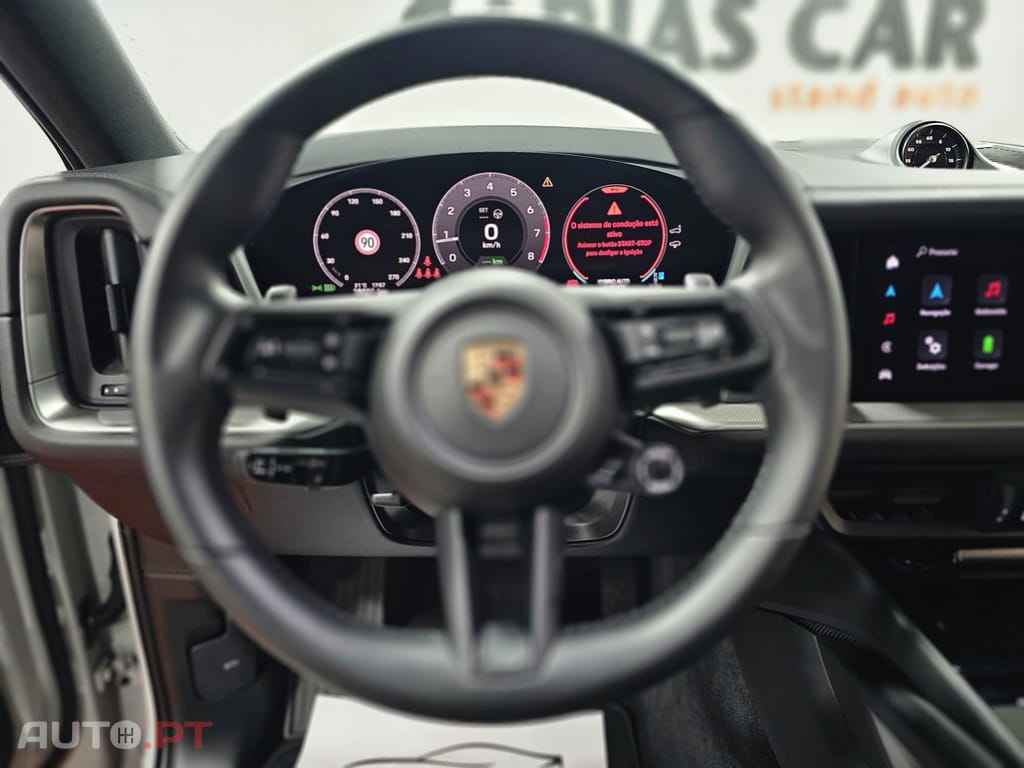 Porsche Cayenne E-Hybrid Black Edition