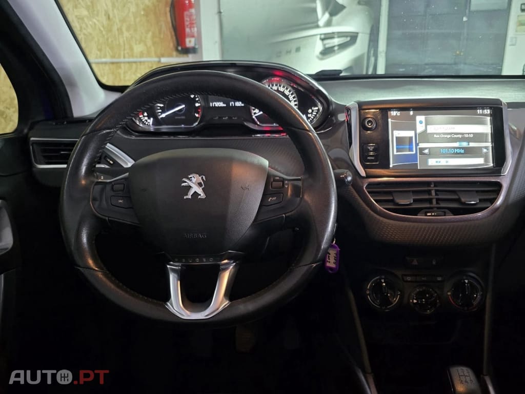 Peugeot 2008 1.2 VTi Active