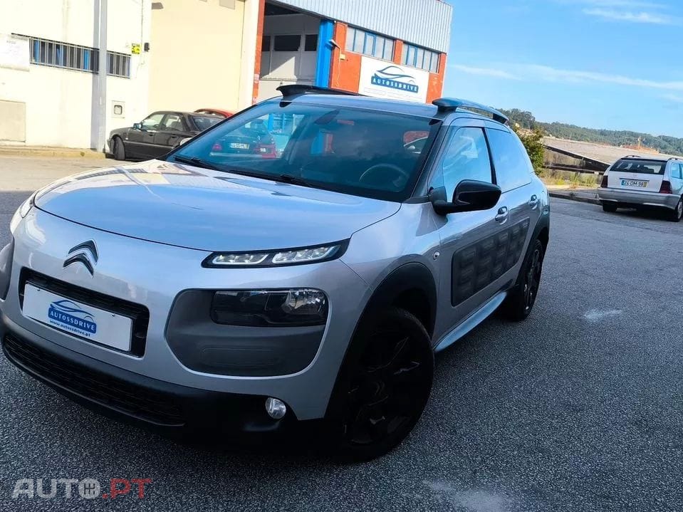 Citroën C4 Cactus 1.6 BlueHDi Shine ETG6 — fotografia 19