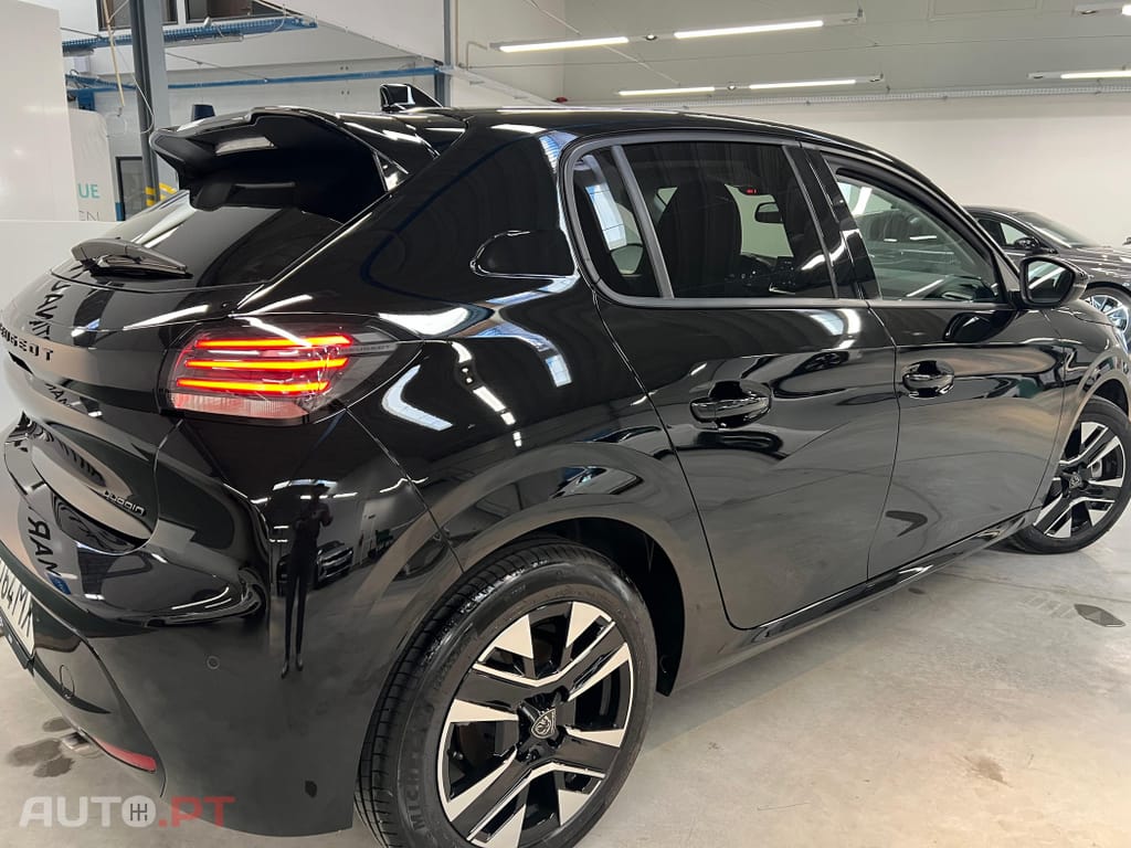 Peugeot 208 1.2 Hybrid Allure e-DCS6