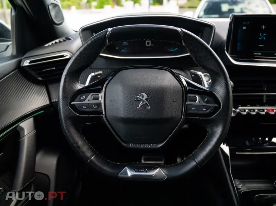 Peugeot 2008 1.5 BlueHDi GT EAT8