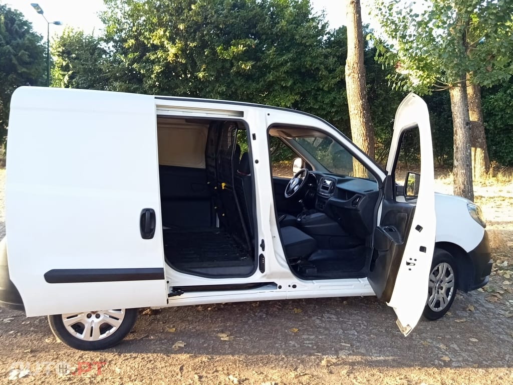Fiat Doblo Cargo Furgão 1.3D Multijet