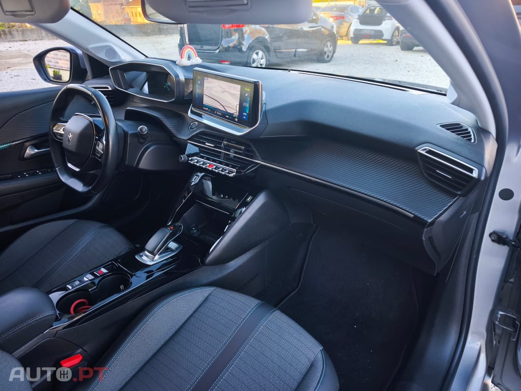 Peugeot E-208 50 kWh Allure Pack