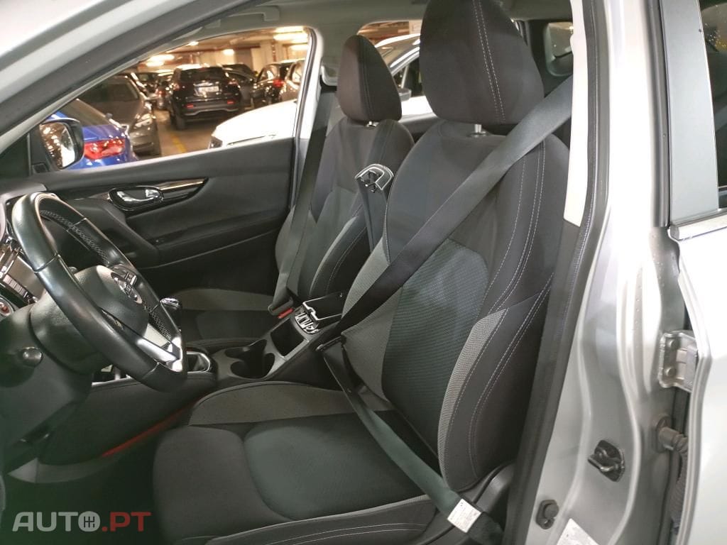 Nissan Qashqai 1.5 dCi N-Connecta J18