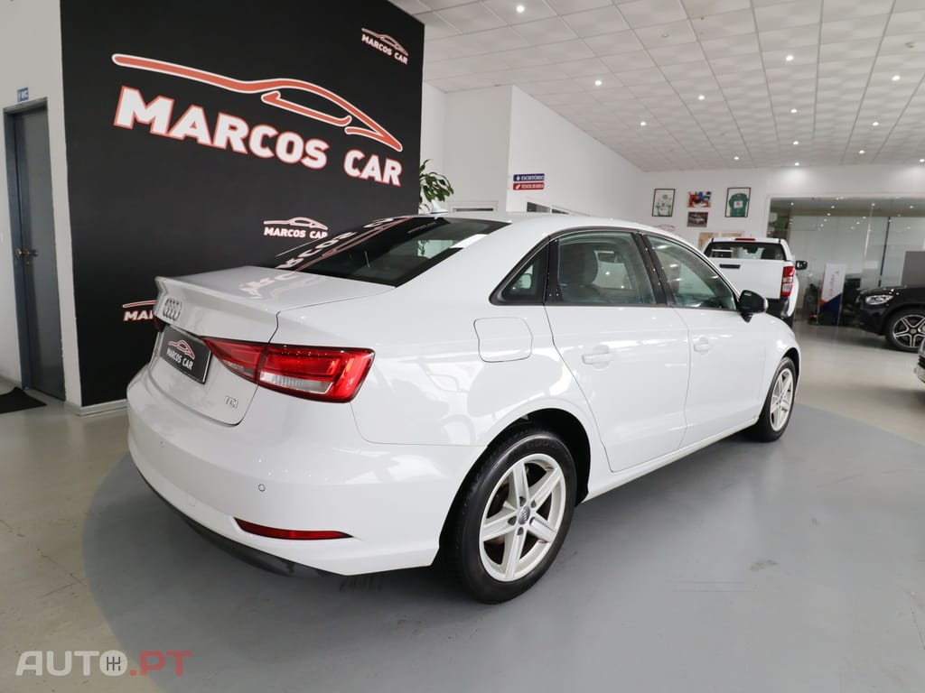 Audi A3 1.6 TDI Design — fotografia 4