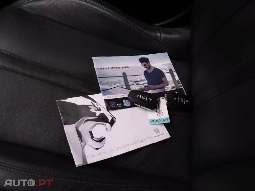 Peugeot E-2008 50 kWh Allure Pack