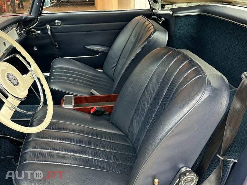 Mercedes-Benz SL 230 Pagode