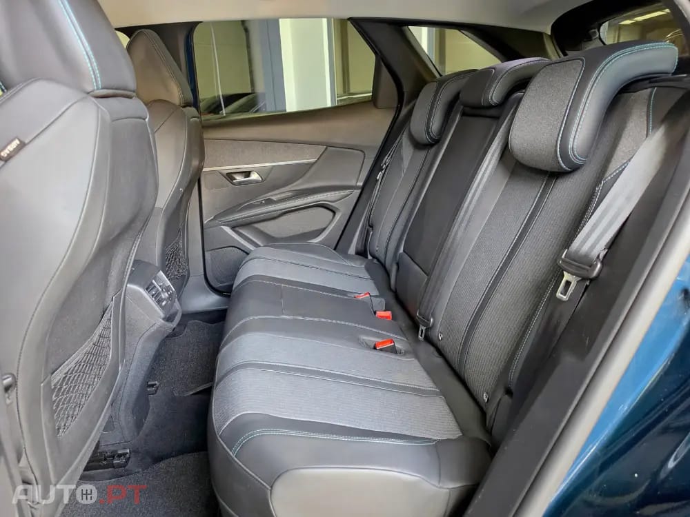 Peugeot 3008 1.6 Hybrid Allure e-EAT8
