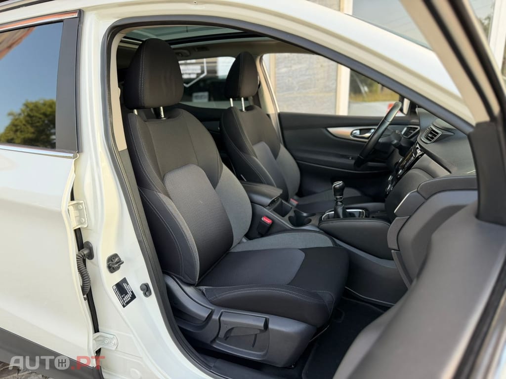 Nissan Qashqai 1.5 dCi N-Connecta J18
