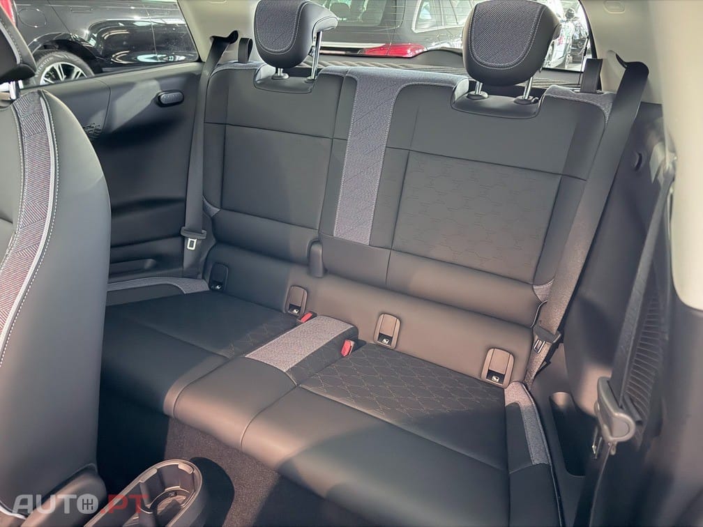 MINI Cooper Cooper E Favoured L