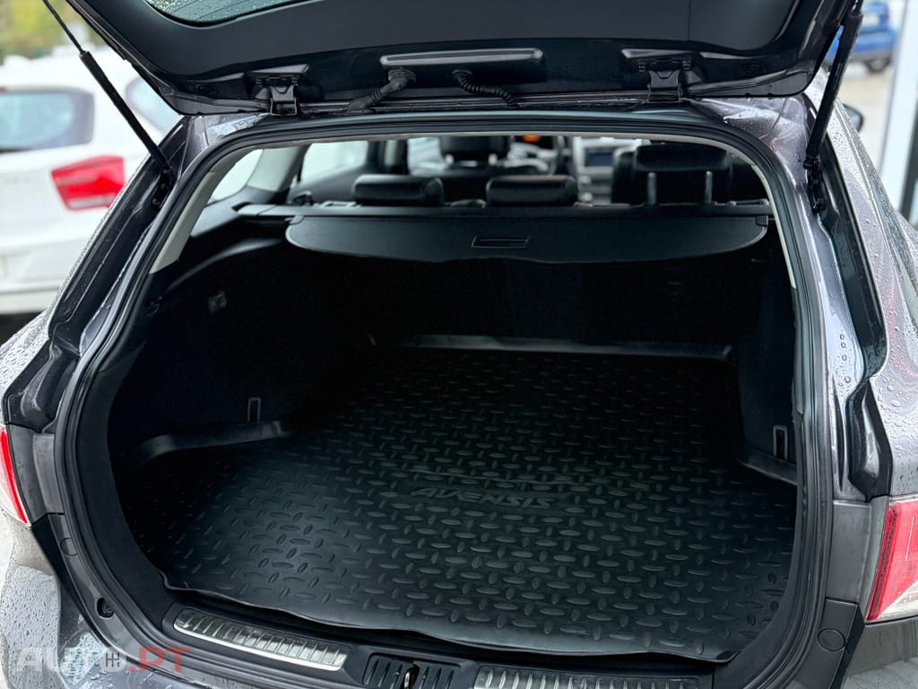 Toyota Avensis 2.0 D-4D Ex.+Pele+GPS