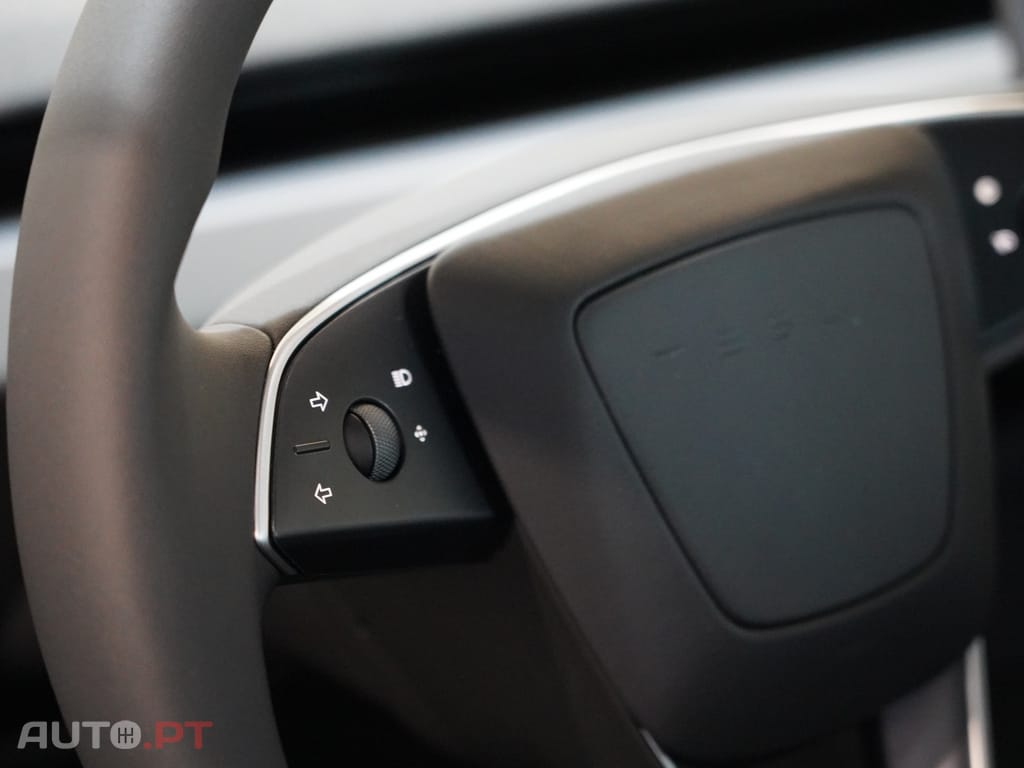 Tesla Model 3 Tração Traseira