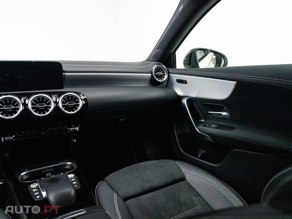 Mercedes-Benz A 250 e AMG Line