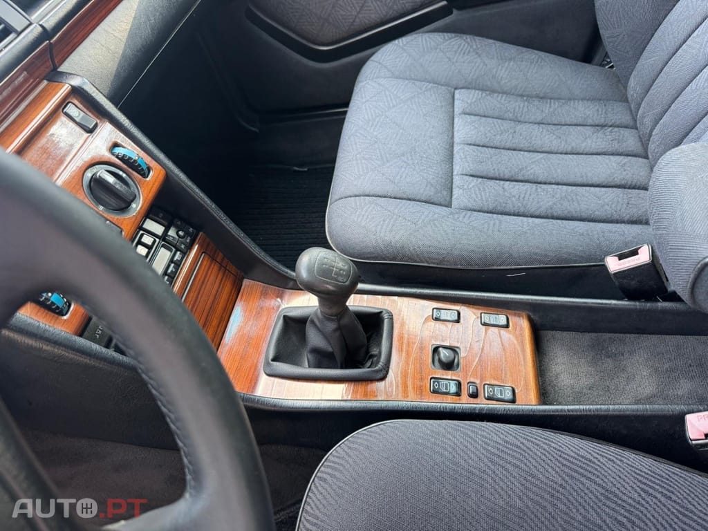 Mercedes-Benz E 250 TD