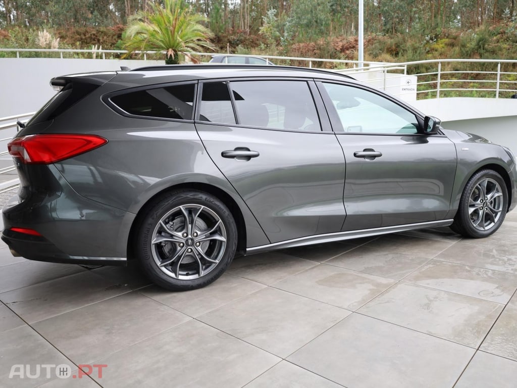 Ford Focus ST 1.0 EcoBoost MHEV ST-Line