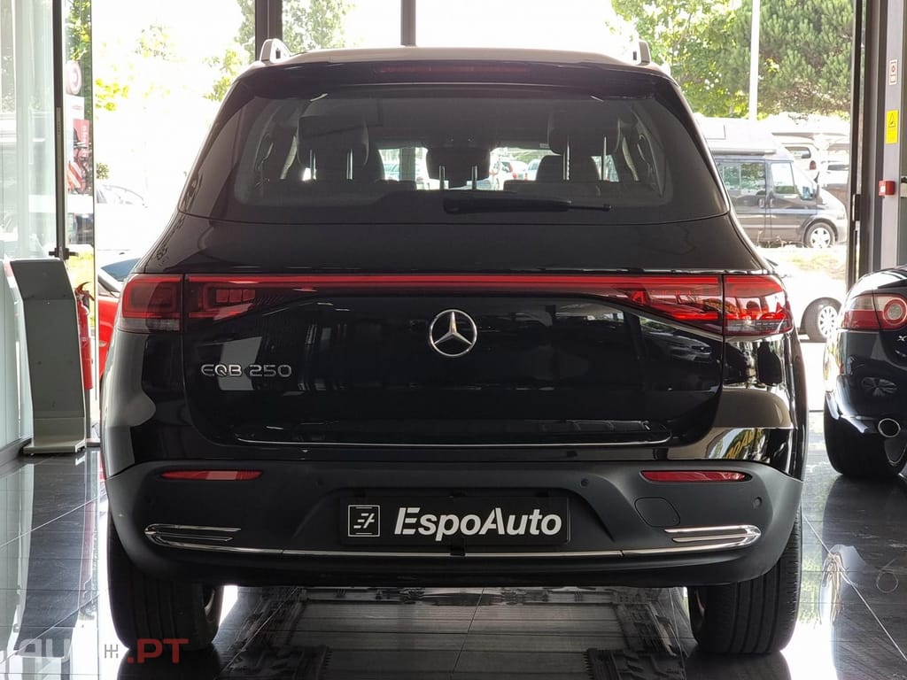 Mercedes-Benz EQB 250 Progressive — fotografia 6