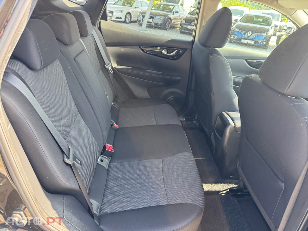Nissan Qashqai 1.2 DIG-T N-Connecta 18