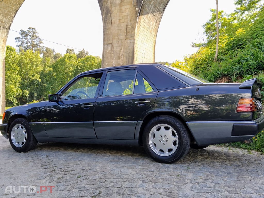Mercedes-Benz 250 D