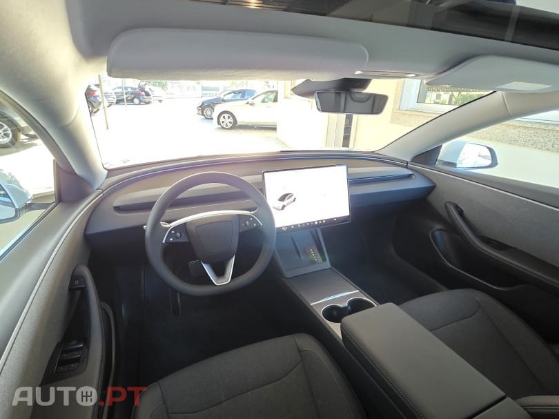 Tesla Model 3 Tração Traseira