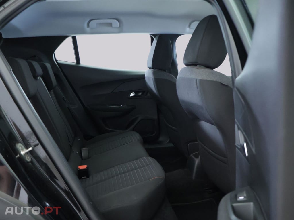 Peugeot 2008 1.2i Active