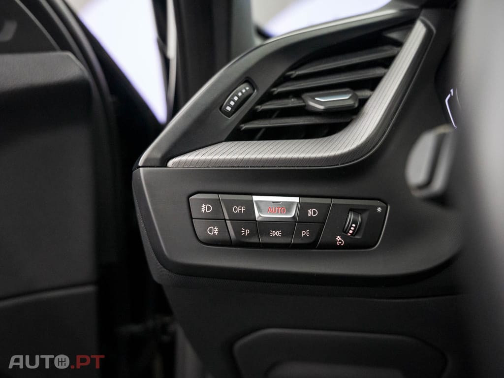 BMW 118 i Pack Desportivo M Auto