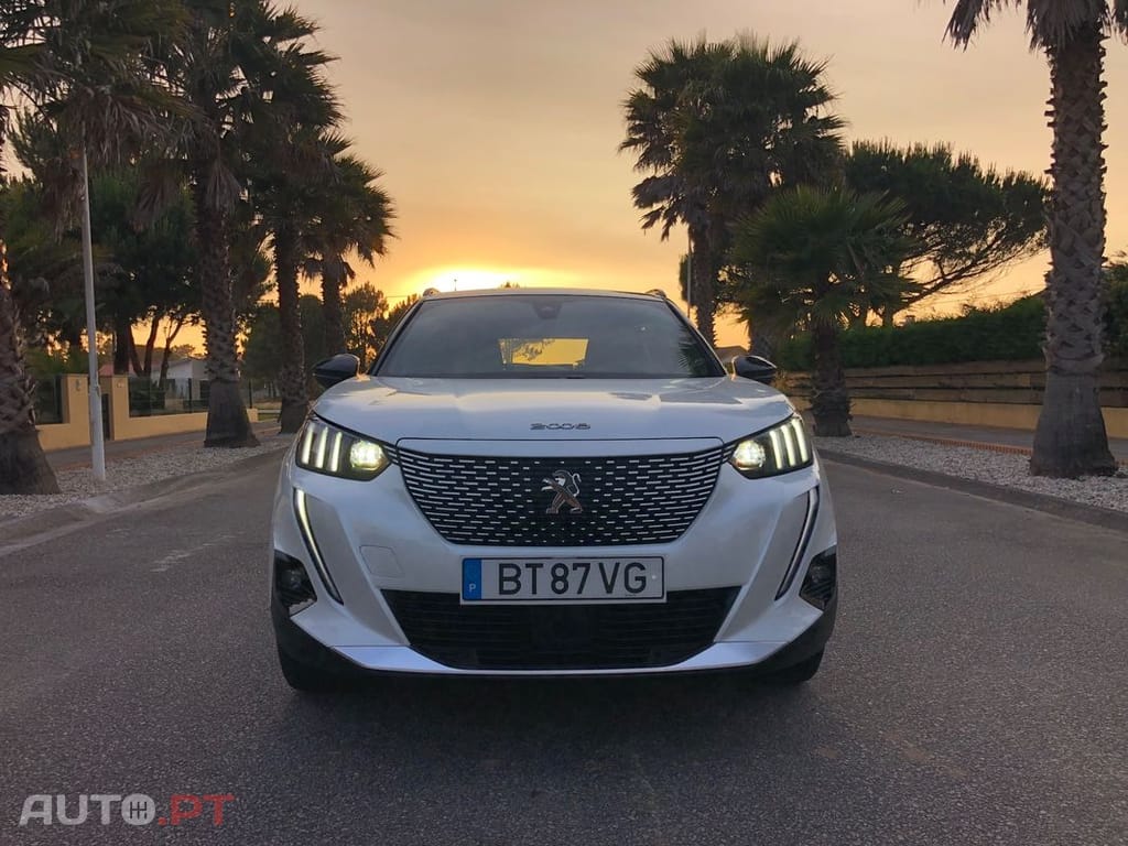Peugeot E-2008 50 kWh GT