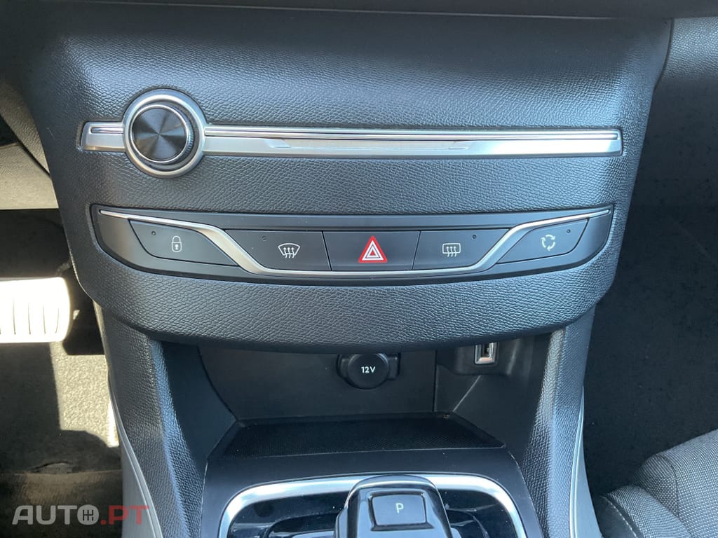 Peugeot 308 1.2 PureTech Allure EAT8