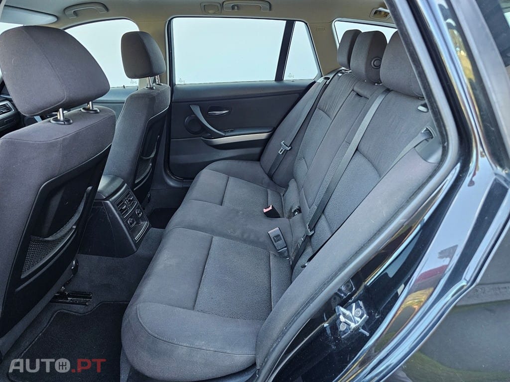 BMW 320 d Touring Navigation Sport