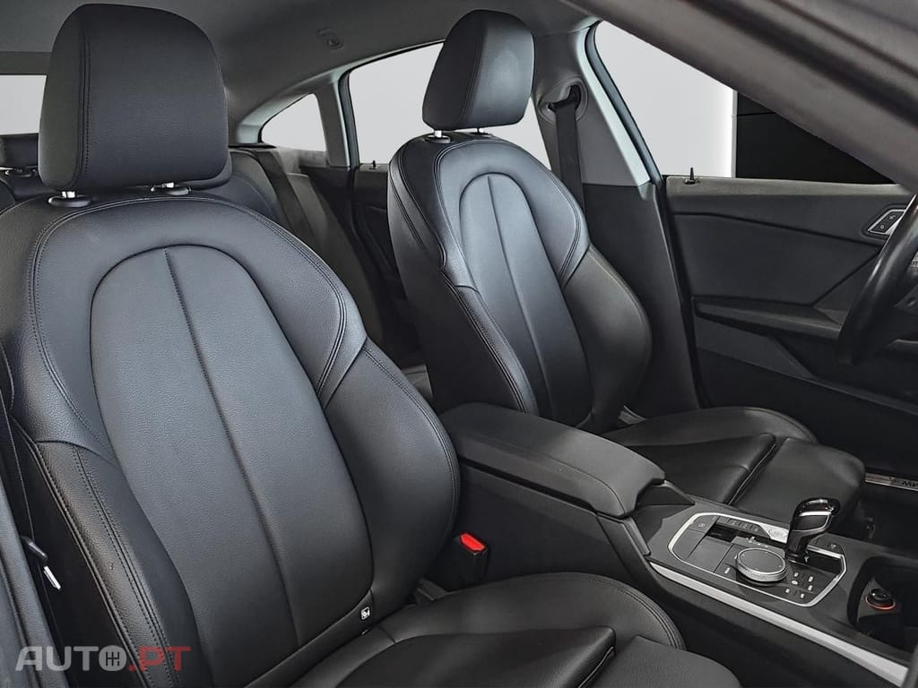 BMW 216 d Line Sport — fotografia 35