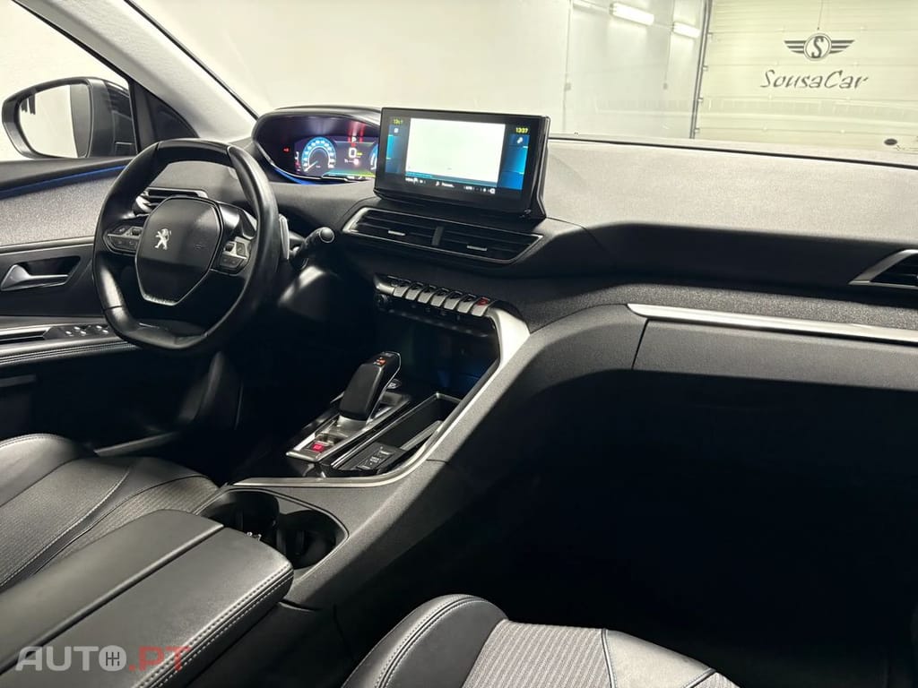 Peugeot 3008 1.6 Hybrid Allure e-EAT8