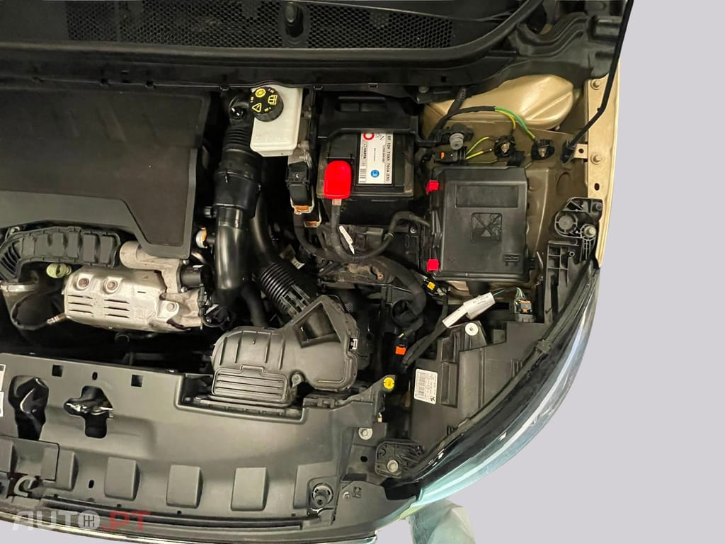 Peugeot 308 SW 1.2 PureTech Allure — fotografia 16