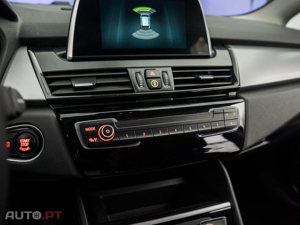 BMW 216 d Auto