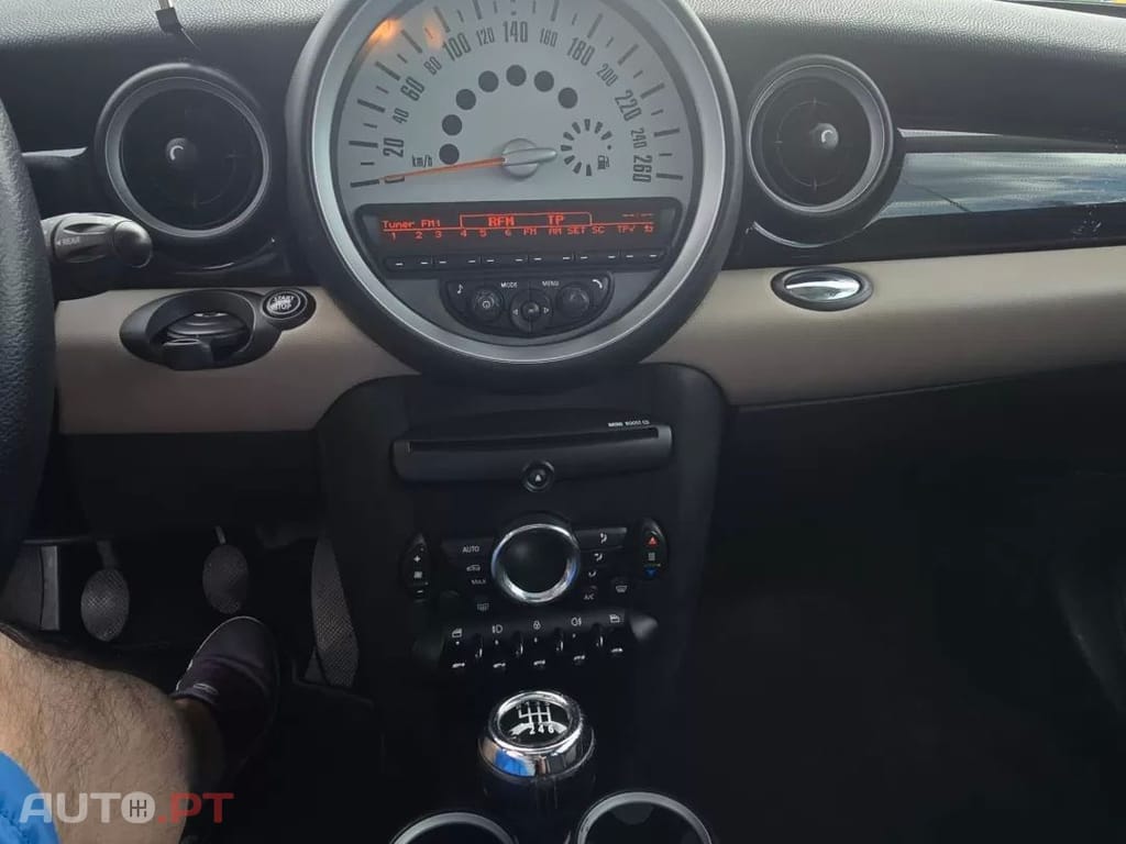 MINI Cooper Cooper D
