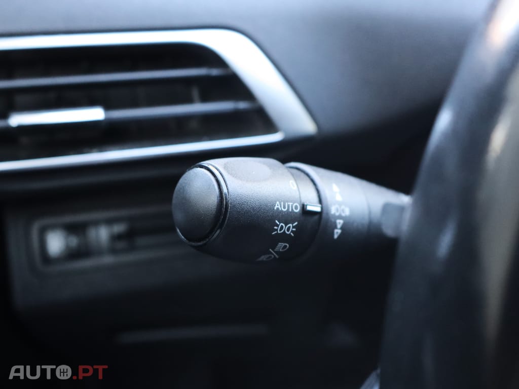 Peugeot 3008 1.5 BlueHDi Allure EAT8