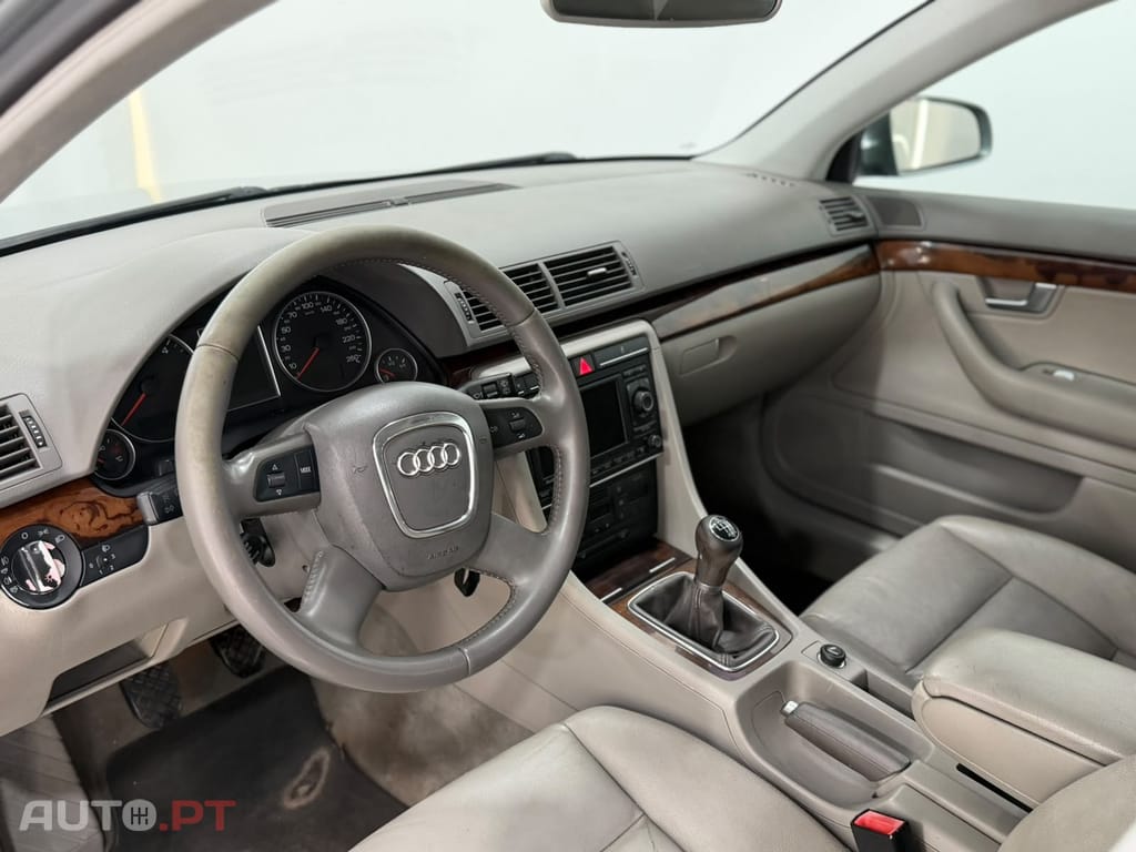 Audi A4 Avant 2.0 TDi S-line