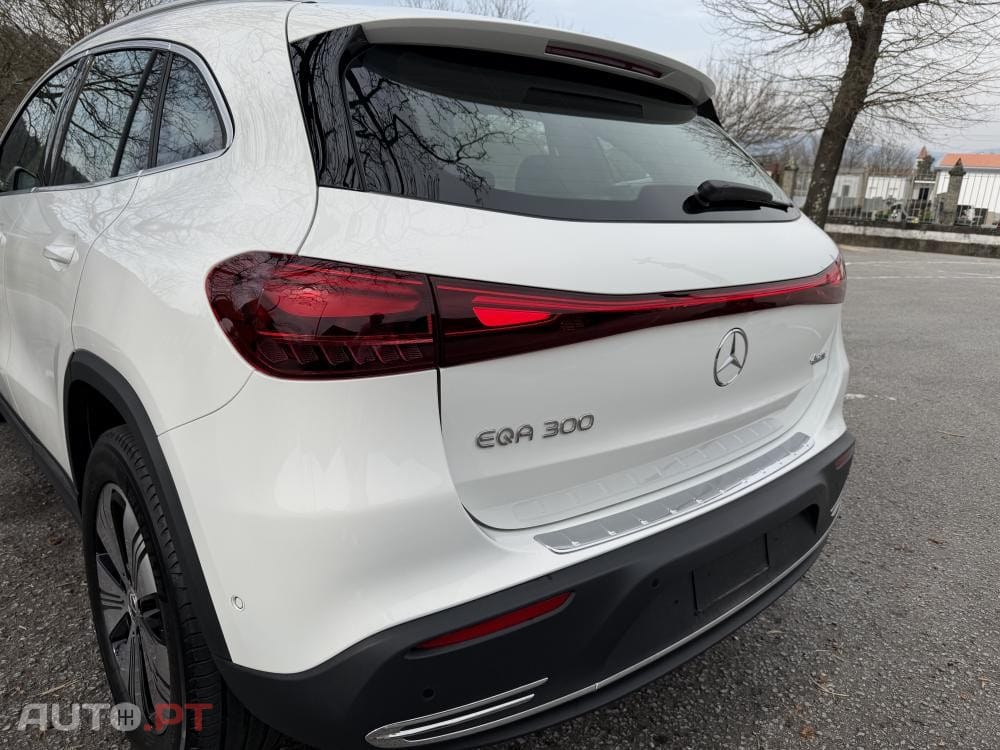 Mercedes-Benz EQA 300 4Matic Edition 1