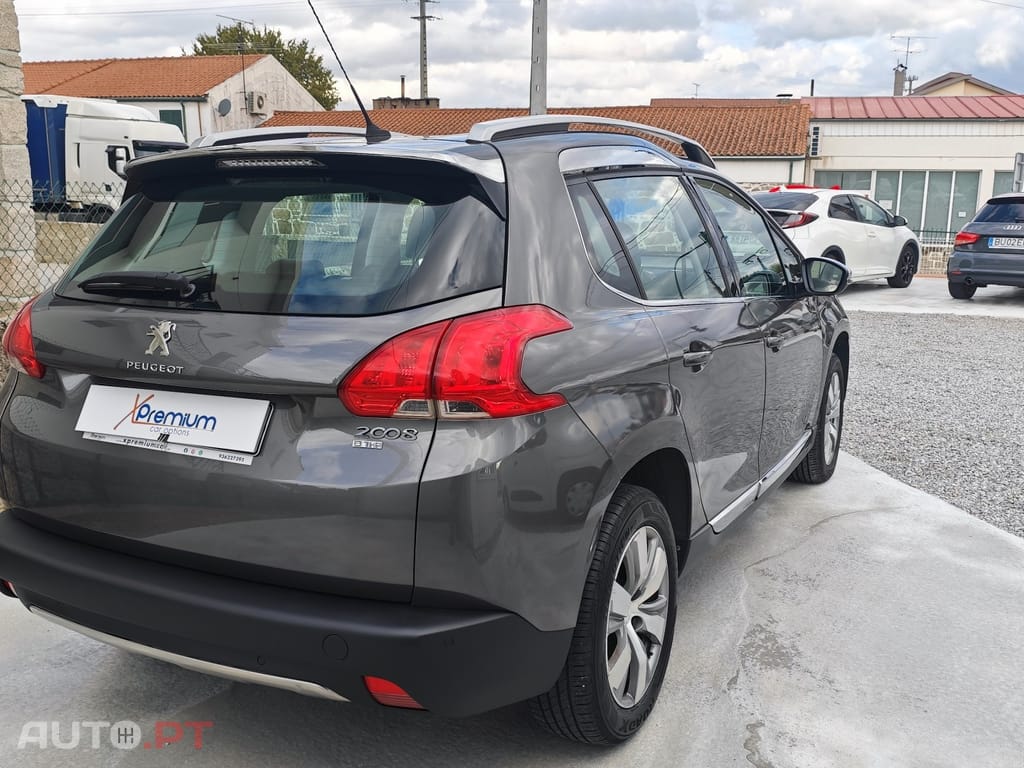 Peugeot 2008 1.2 e-THP Allure