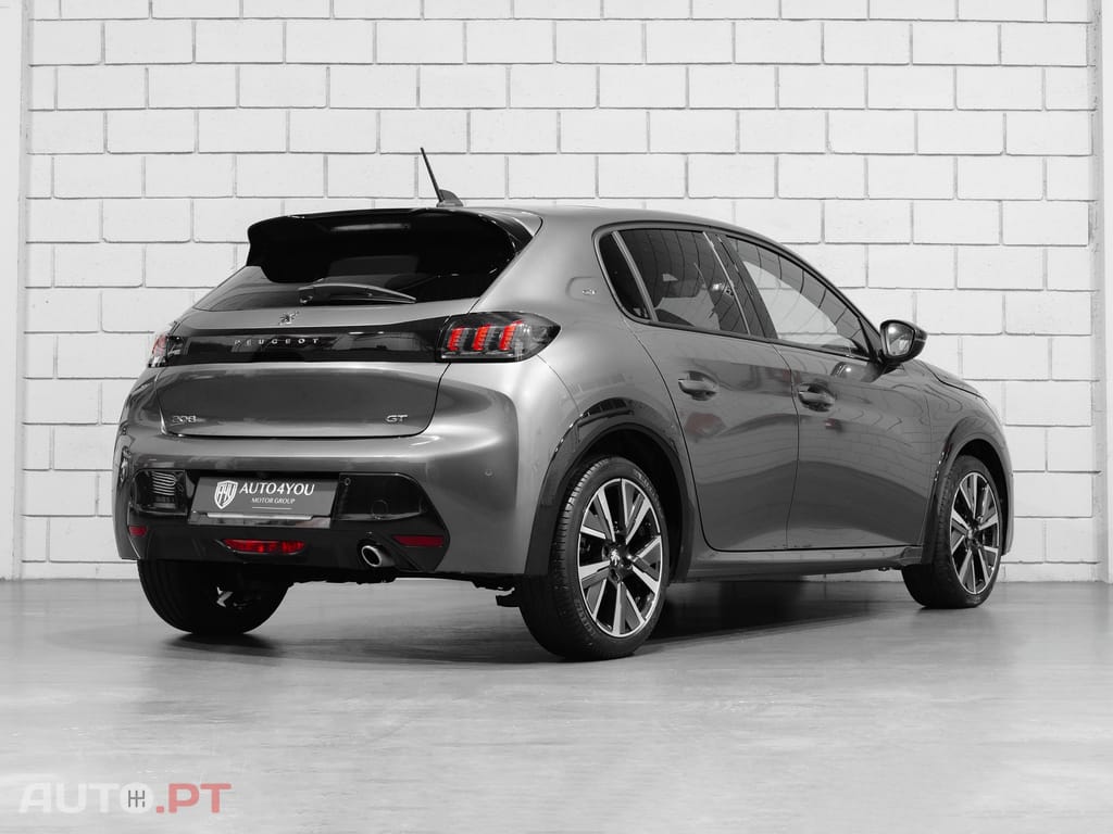 Peugeot 208 1.2 PureTech GT EAT8