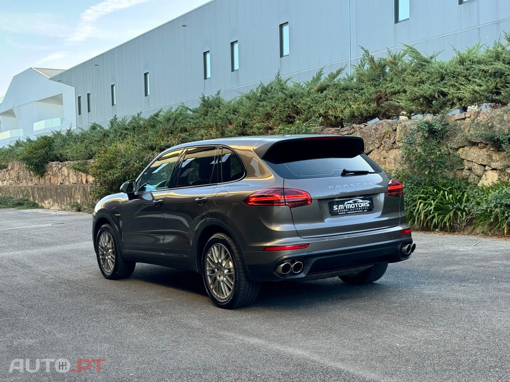 Porsche Cayenne S E-Hybrid Platinum Edition