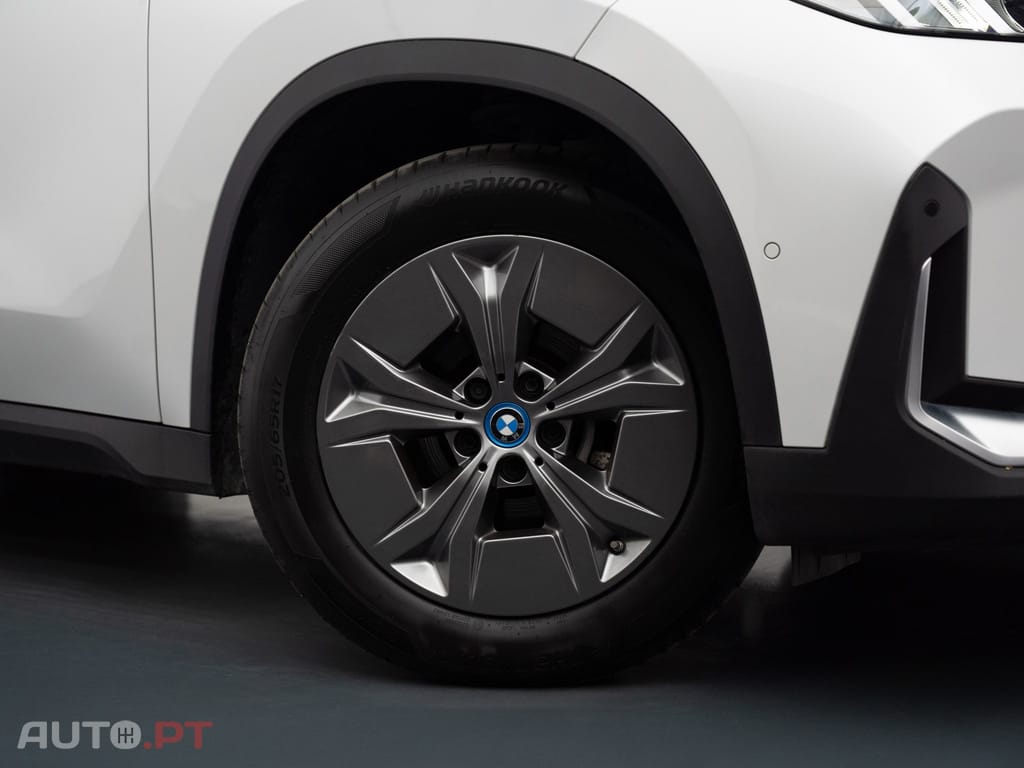 BMW iX1 xDrive30