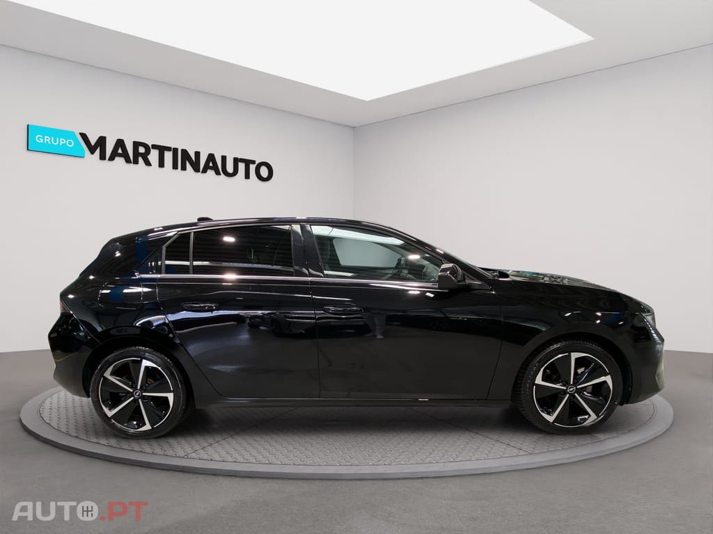 Opel Astra 1.2 T Elegance