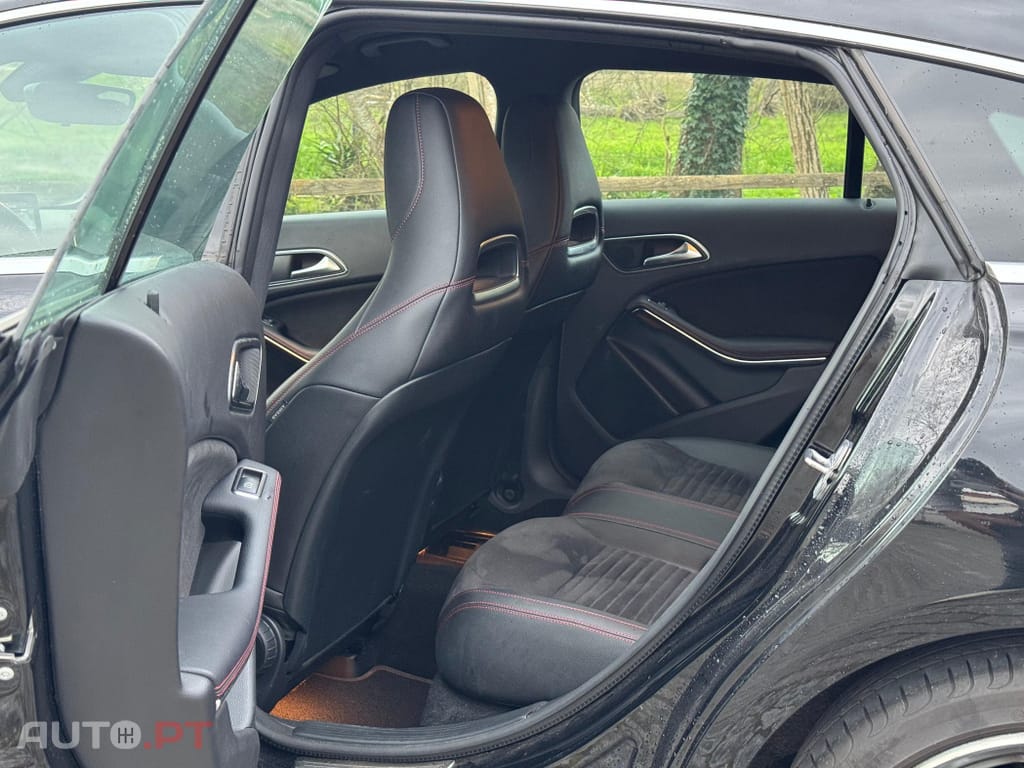 Mercedes-Benz CLA 180 7G-DCT AMG Line