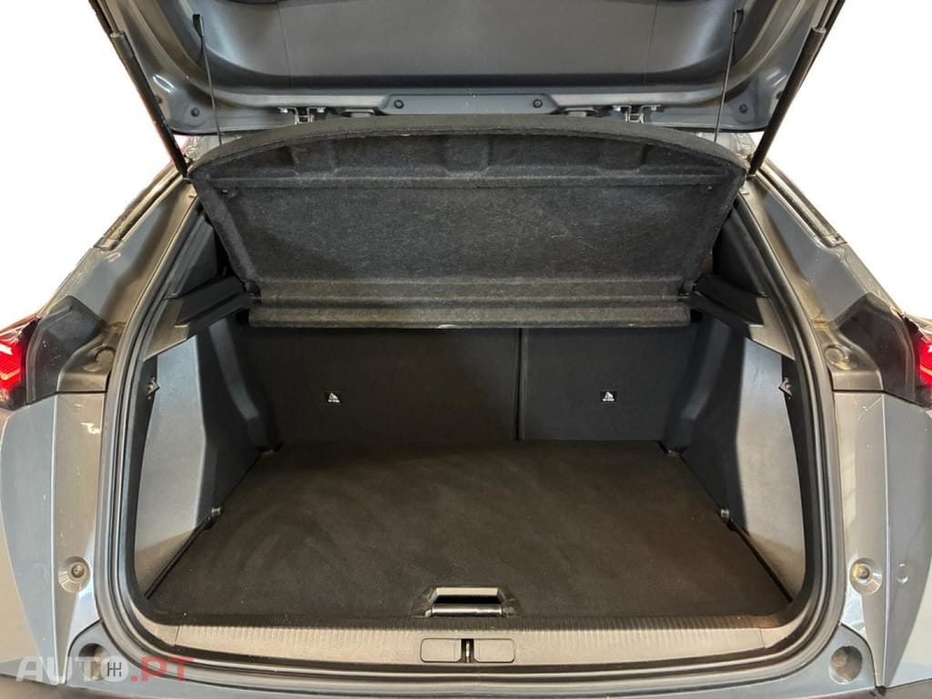 Peugeot 2008 1.2 PureTech Allure EAT8