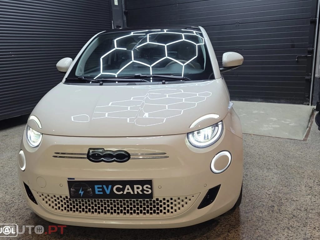 Fiat 500e La Prima