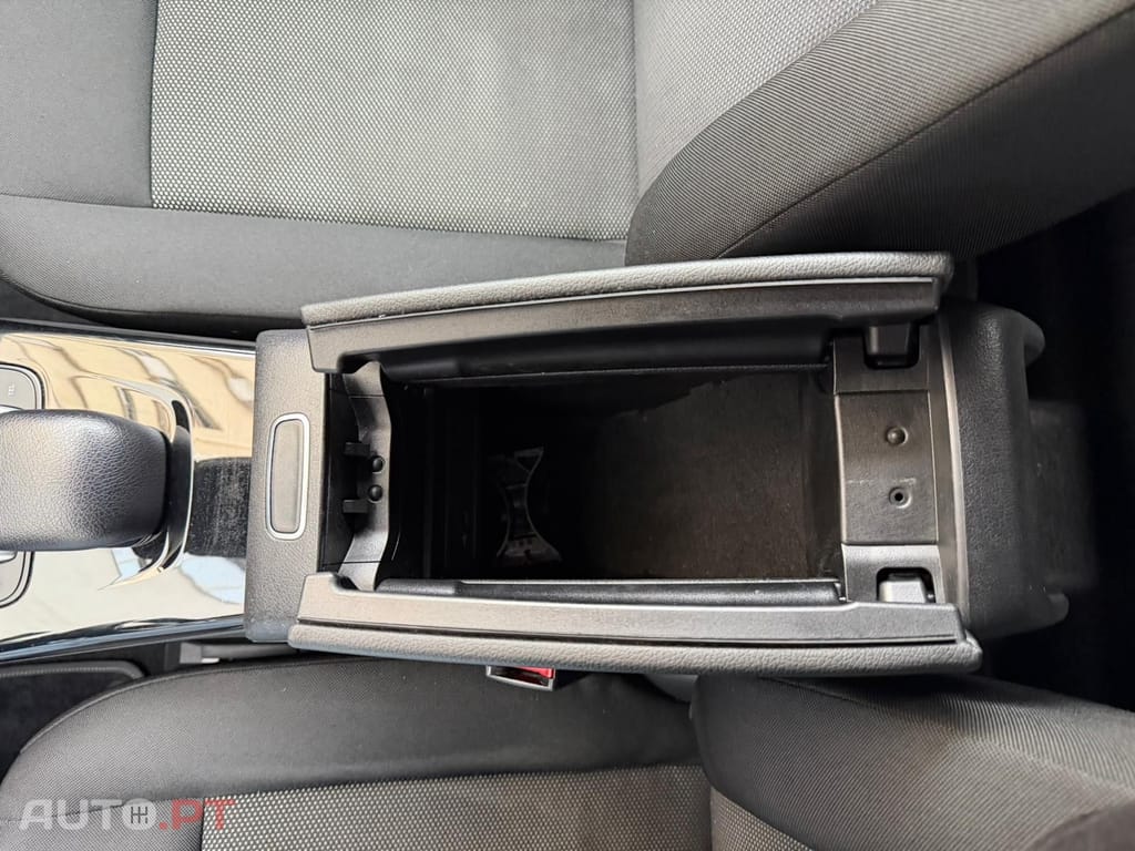 Mercedes-Benz CLA 180 D Business DCT