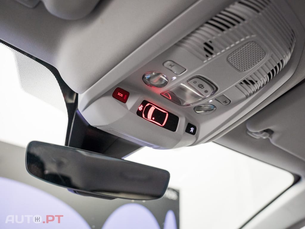 Peugeot 3008 1.6 Hybrid Allure e-EAT8