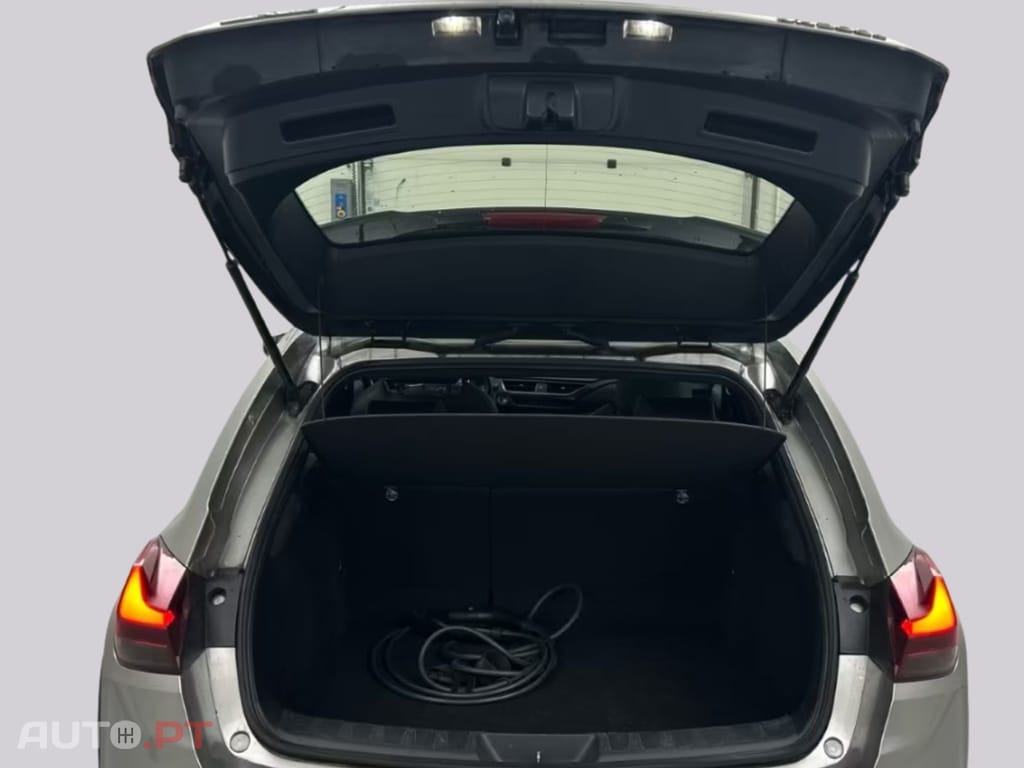 Lexus UX Premium I.V.A DEDUTÍVEL 