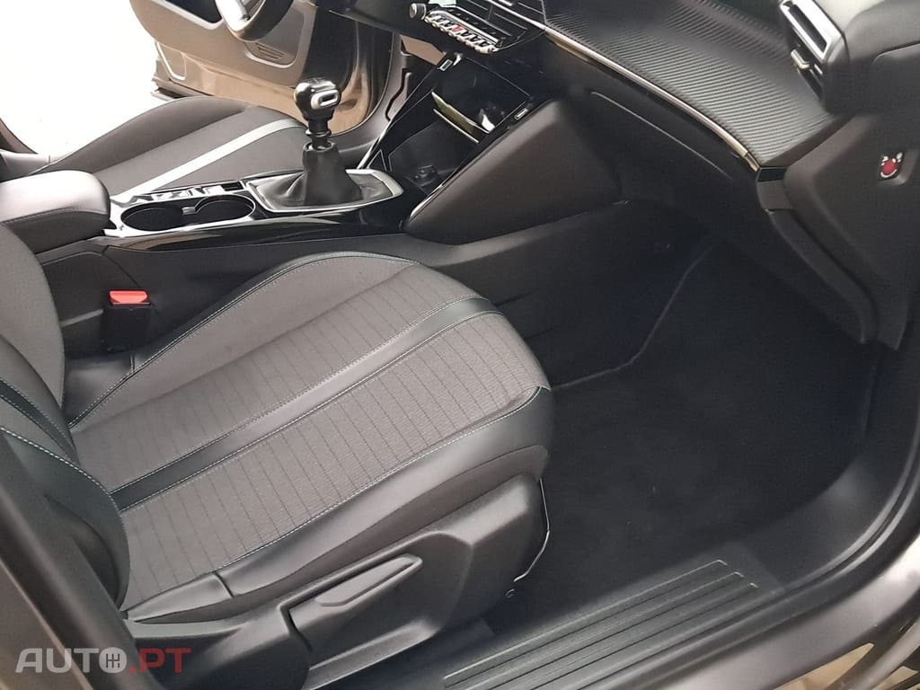 Peugeot 2008 PureTech 130 Allure Pack